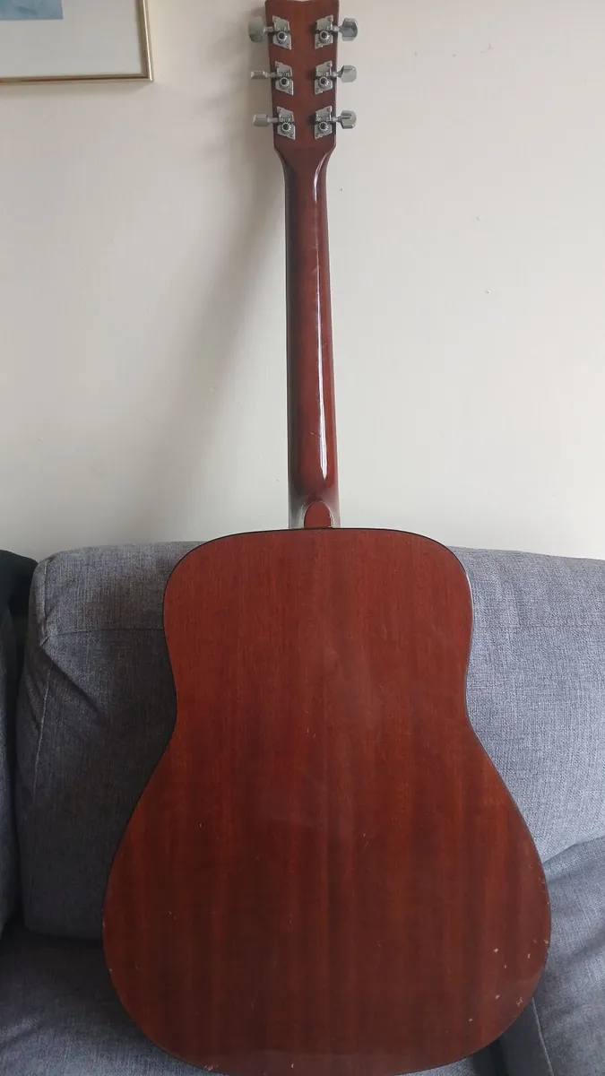Yamaha FG 402 guitar - Image 3