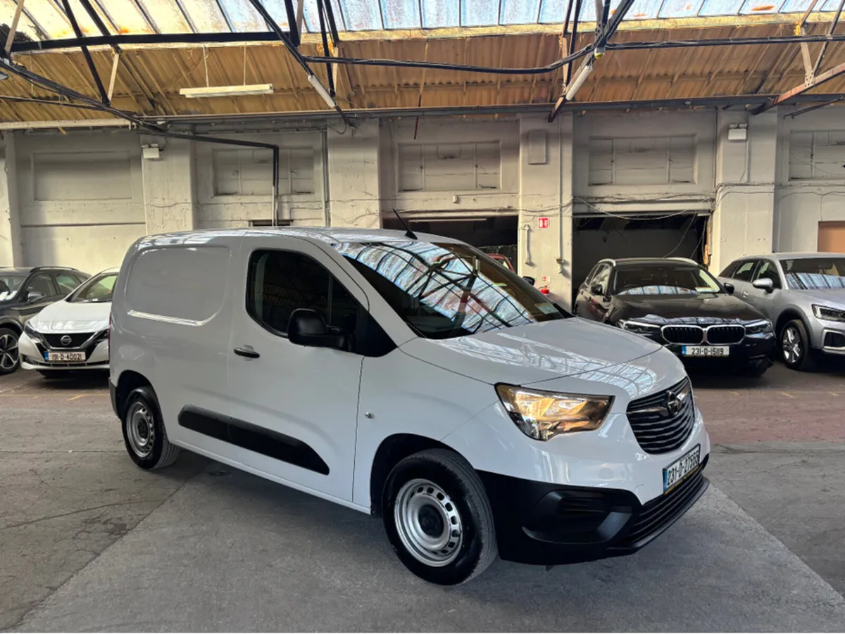 Opel Combo KOMF L1H1-1.5 100PS D 3DR KOMFORT TRIM - Image 2