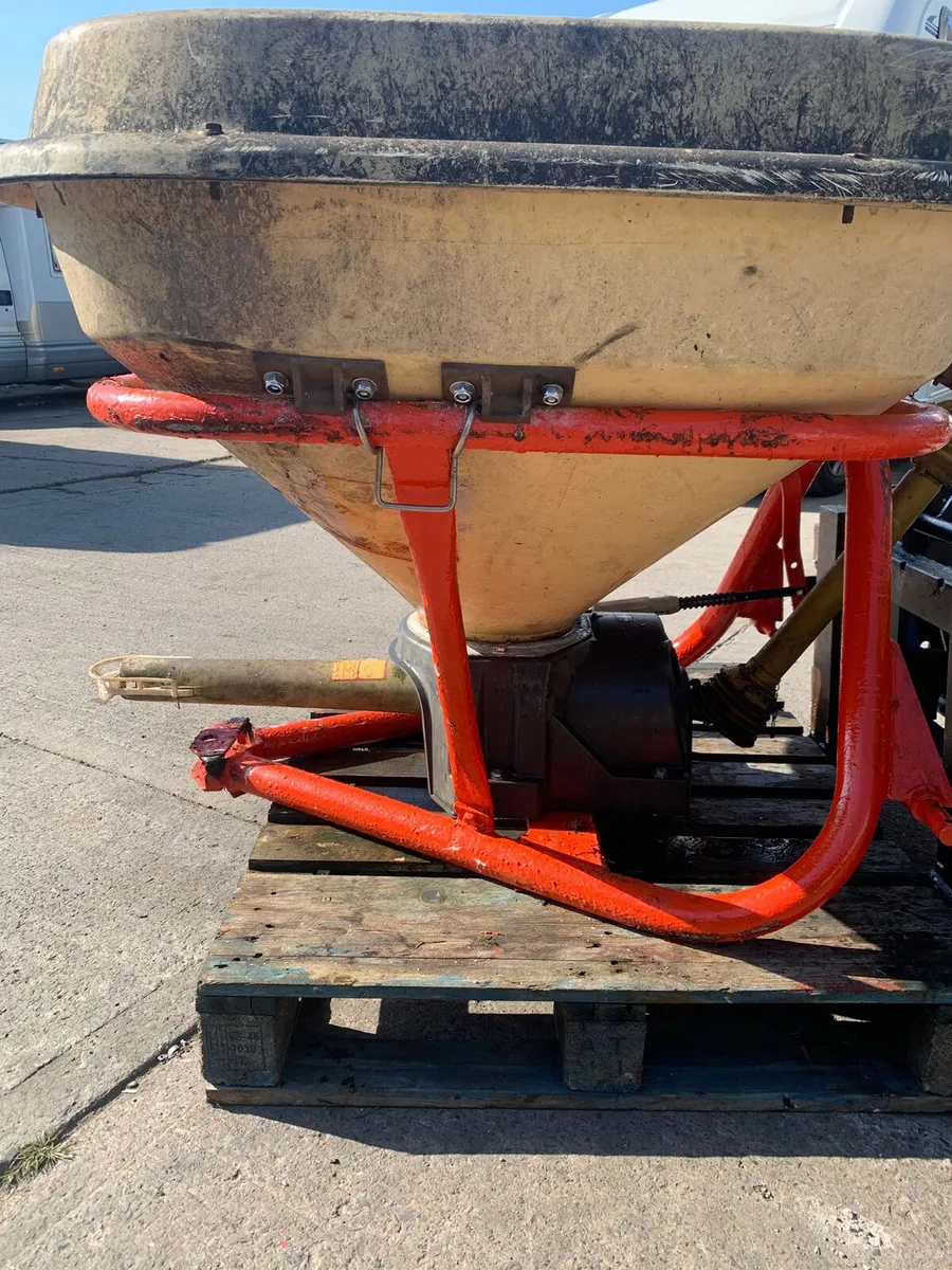 Vicon 503 12 bags spreader - Image 3