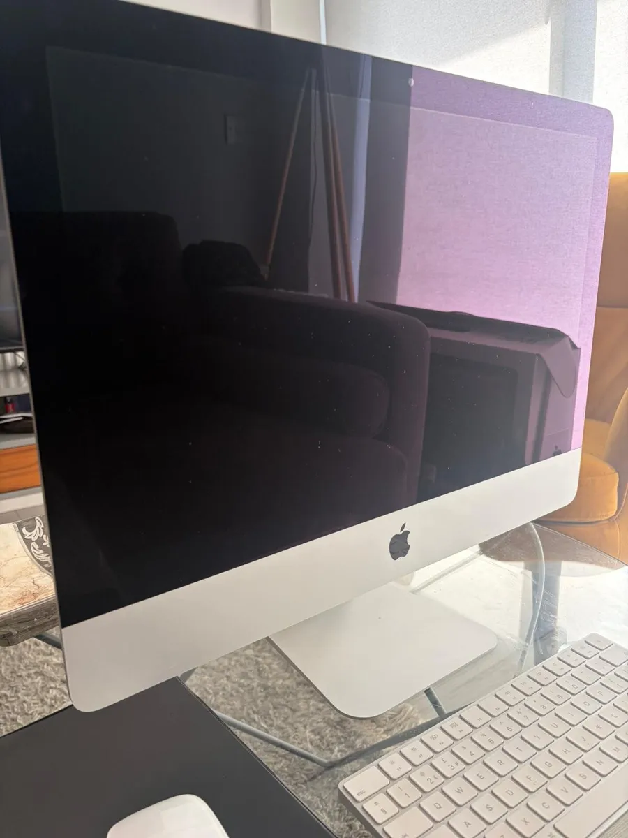 Apple iMac 21.5" (2017) – Excellent Condition - Image 1