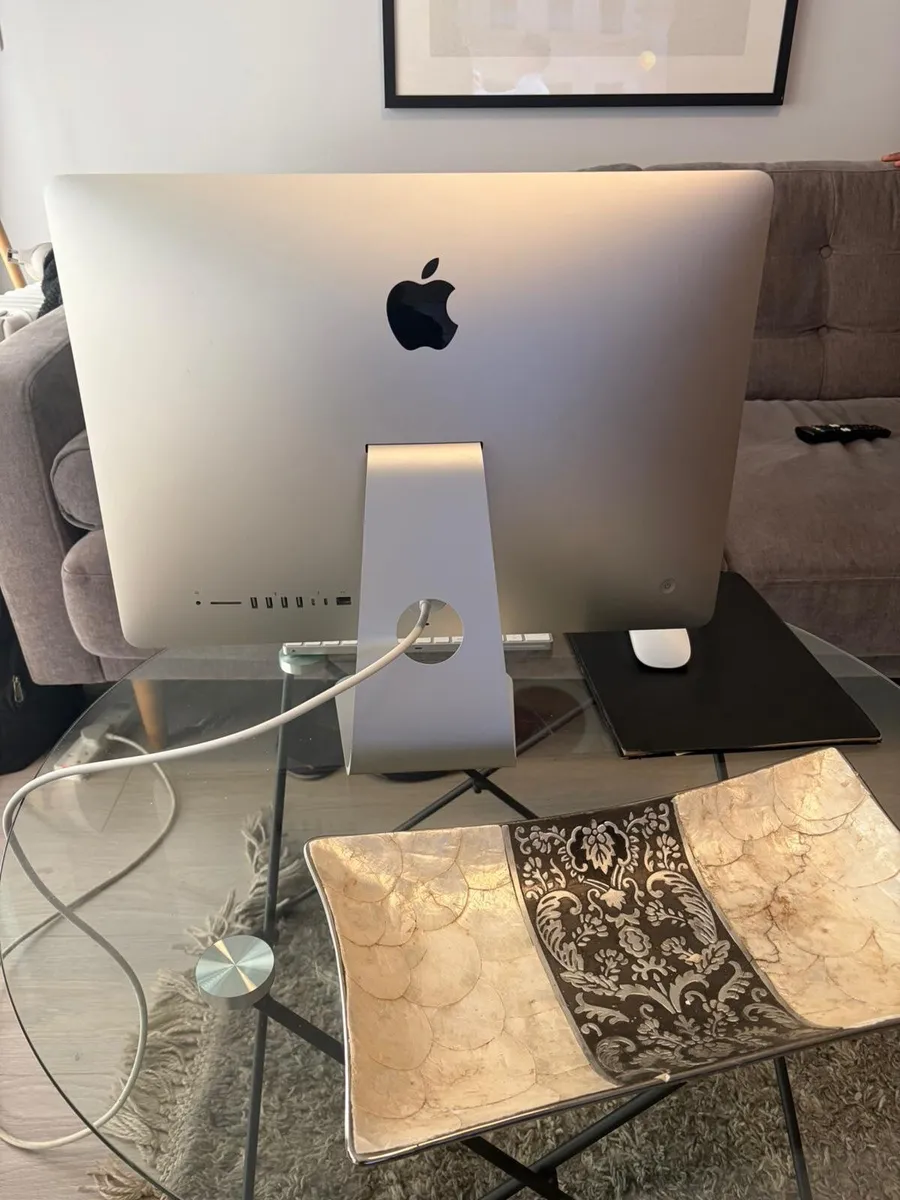Apple iMac 21.5" (2017) – Excellent Condition - Image 2