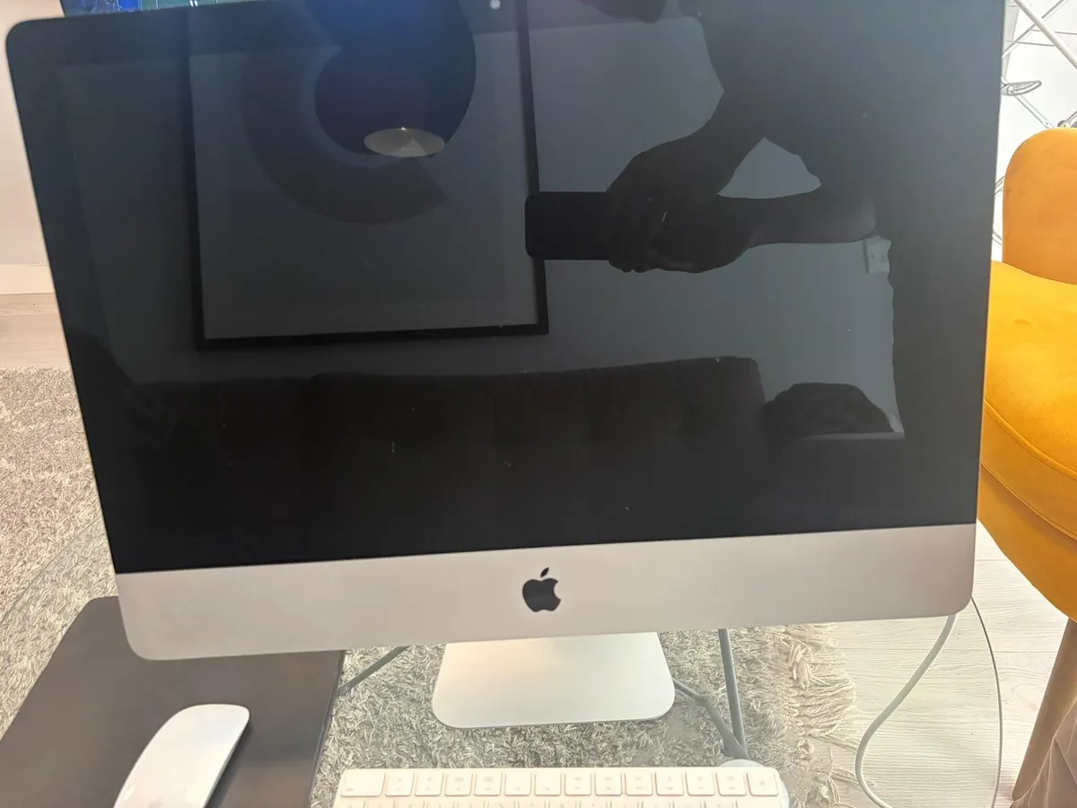 Apple iMac 21.5" (2017) – Excellent Condition - Image 3