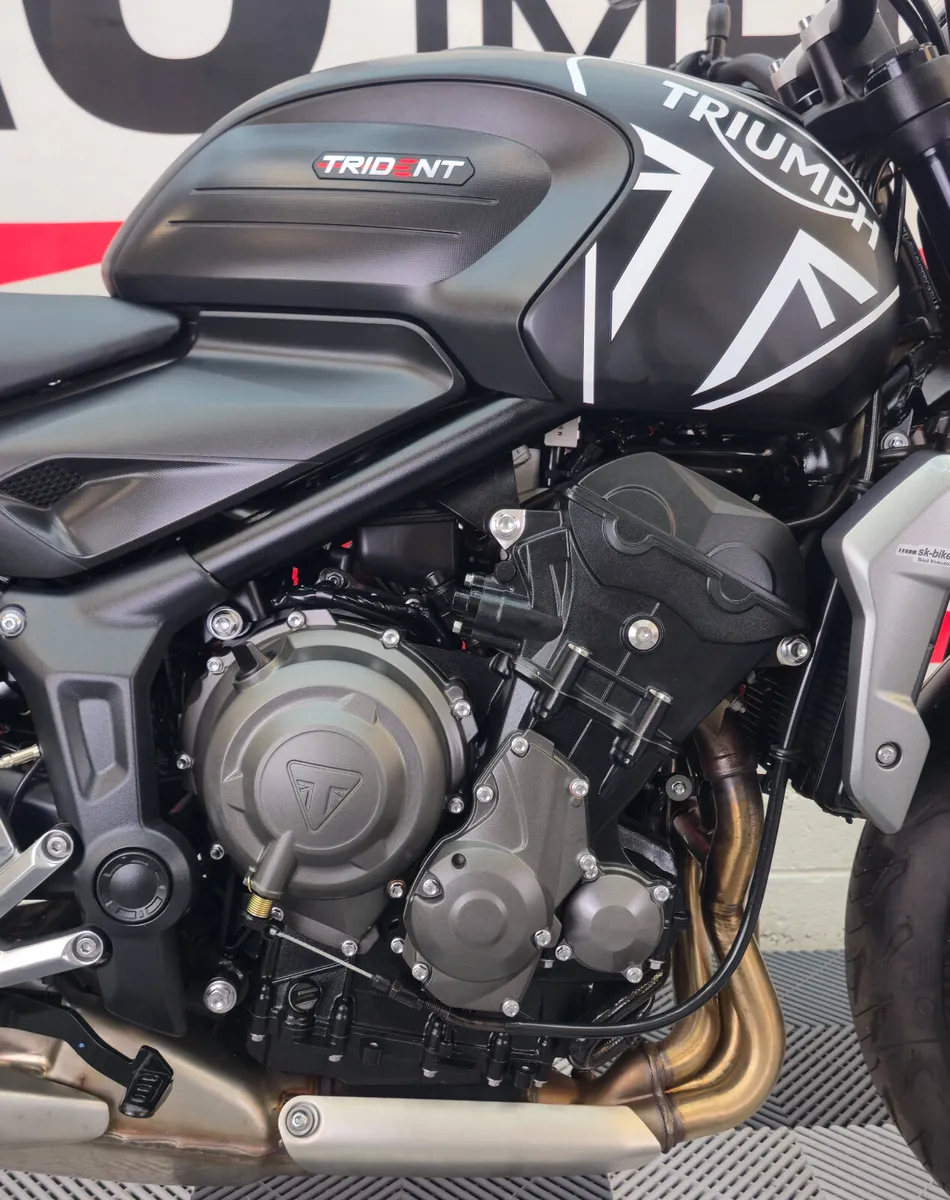 222 Triumph Trident - Image 2