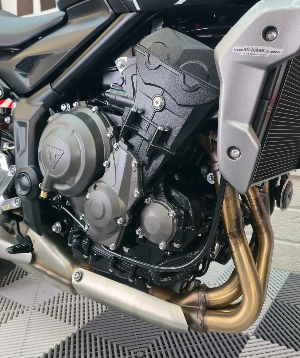 222 Triumph Trident - Image 4