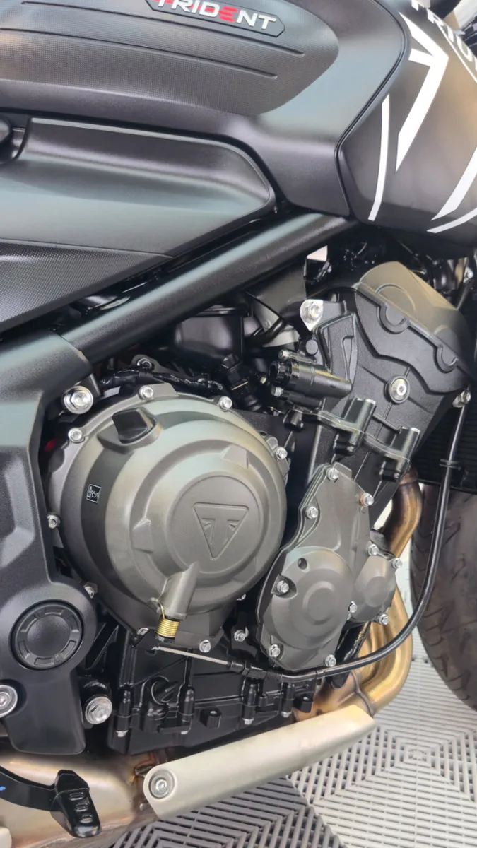 222 Triumph Trident - Image 3