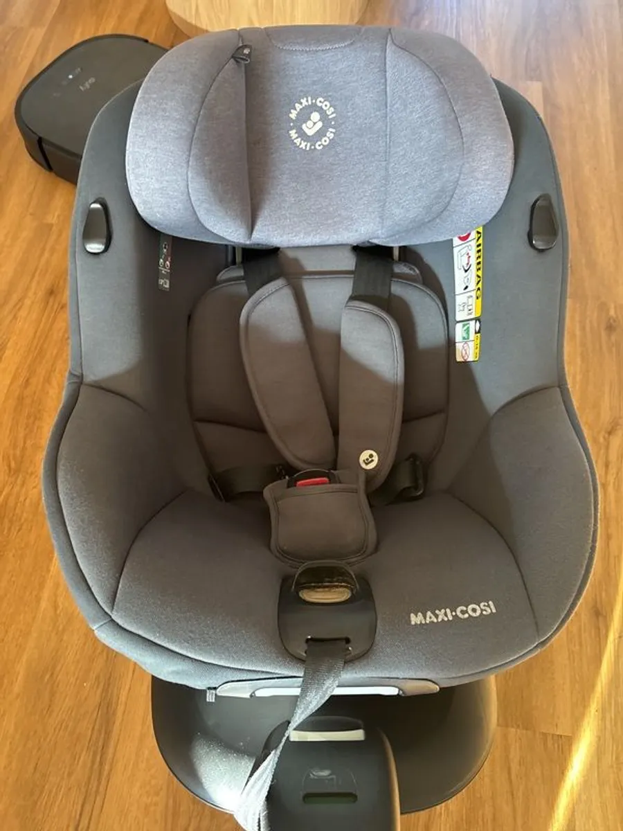Maxi Cosi 360 Mica rotating i-Size car seat - Image 4