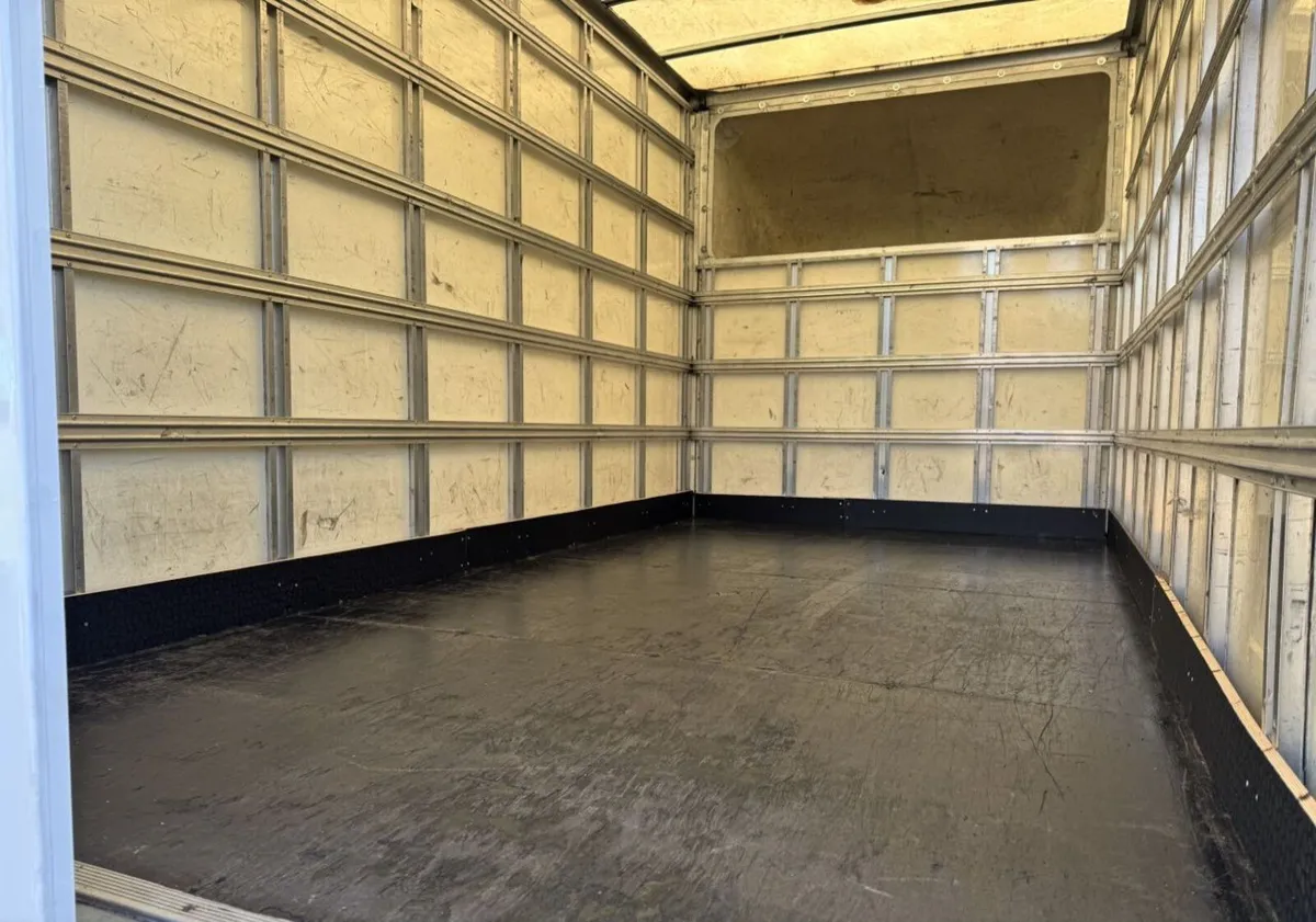 2022 Mercedes-Benz Sprinter Luton Box Van - Image 2