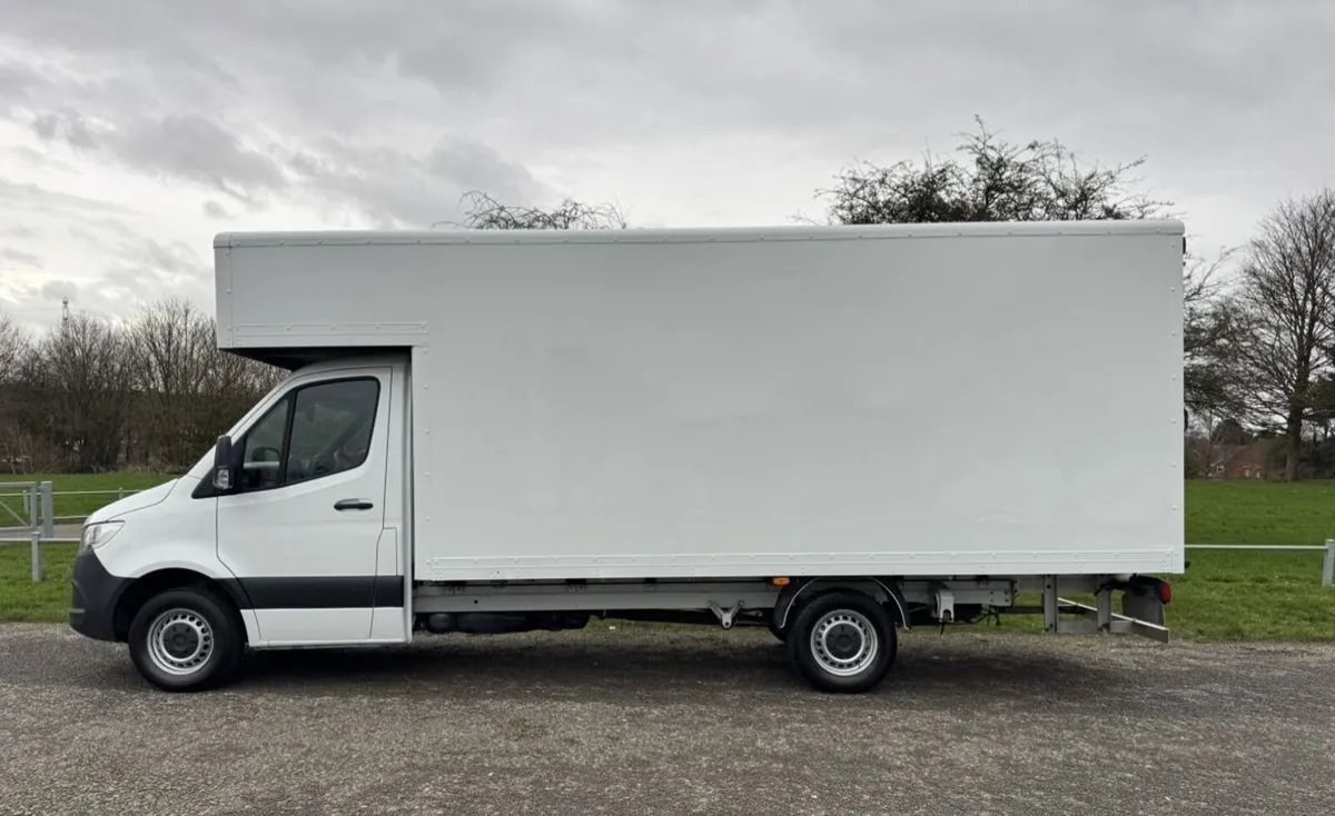 2022 Mercedes-Benz Sprinter Luton Box Van - Image 1