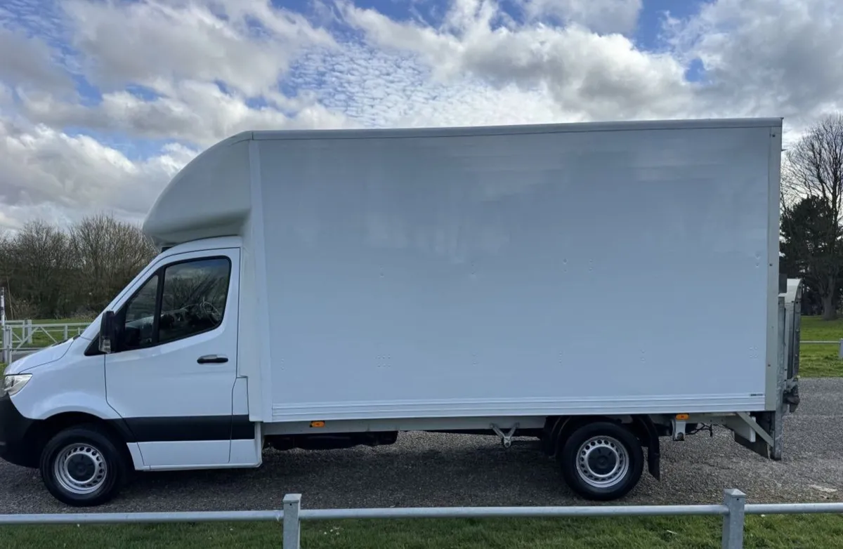 2022 Mercedes-Benz Sprinter Luton Box Van - Image 1