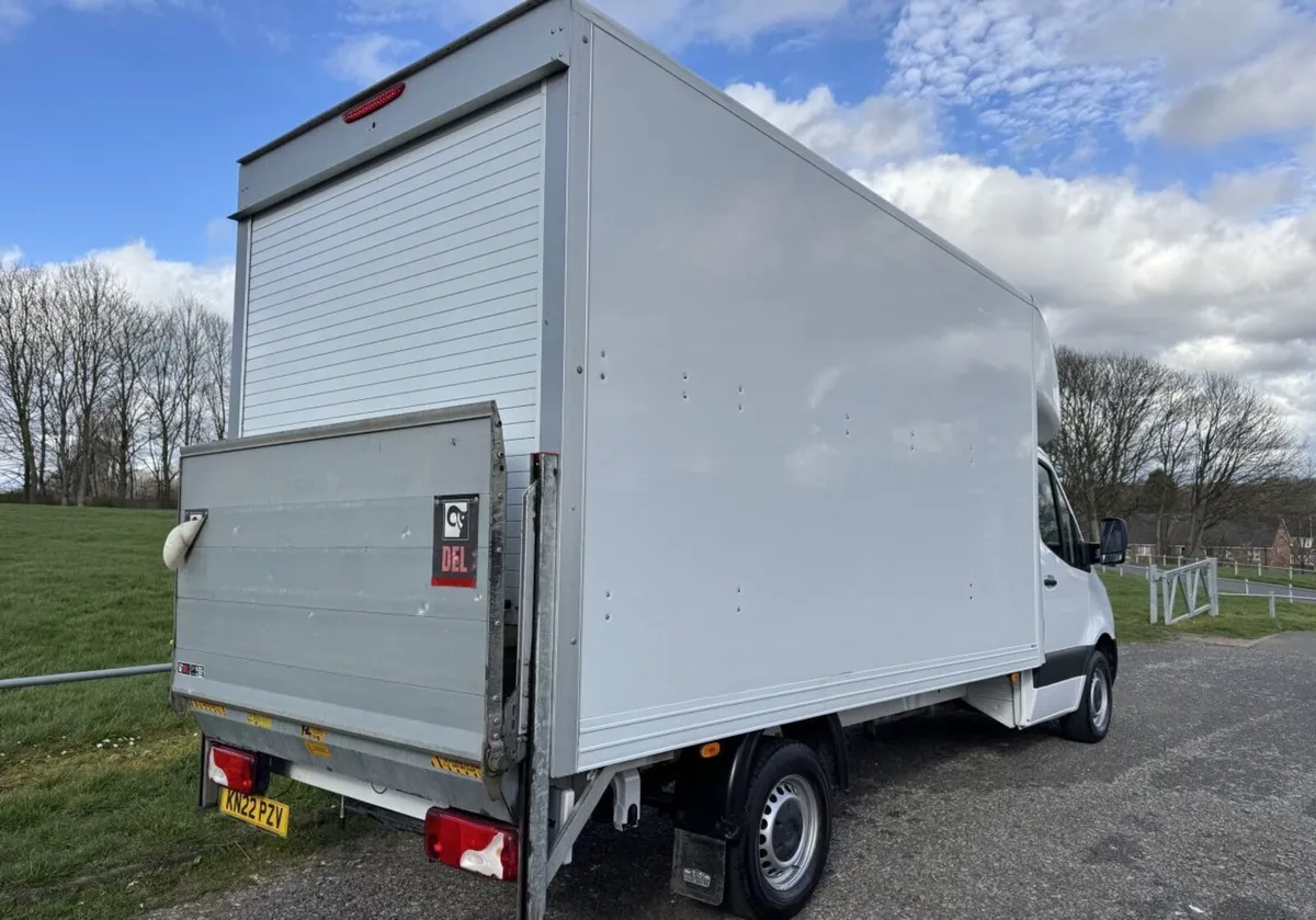 2022 Mercedes-Benz Sprinter Luton Box Van - Image 3