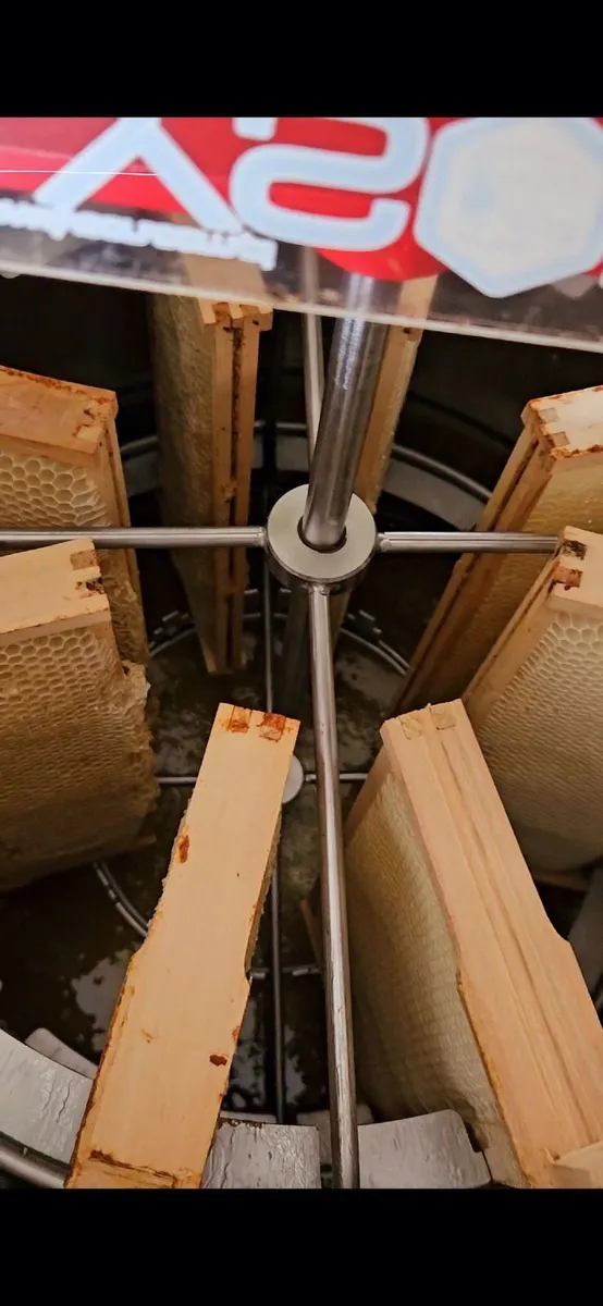 Honey extractor - Image 2