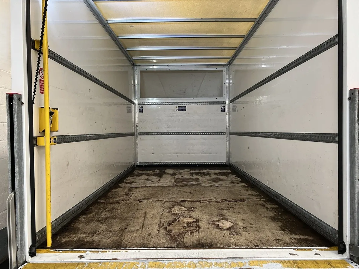 2022 Ford Transit Luton Box Van - Image 3