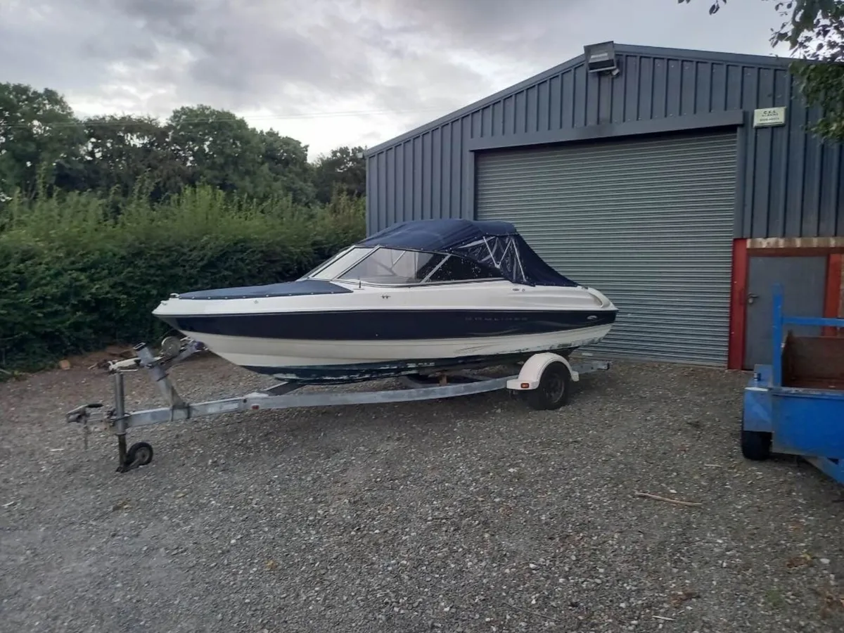 Bayliner Capri Speedboat - Image 1