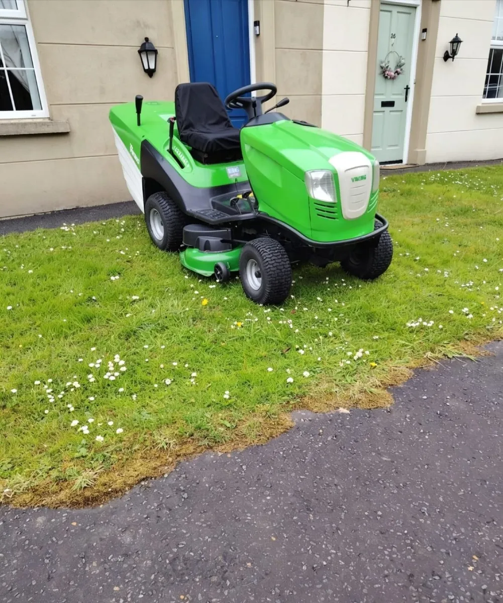 Viking ride on lawnmower - Image 1