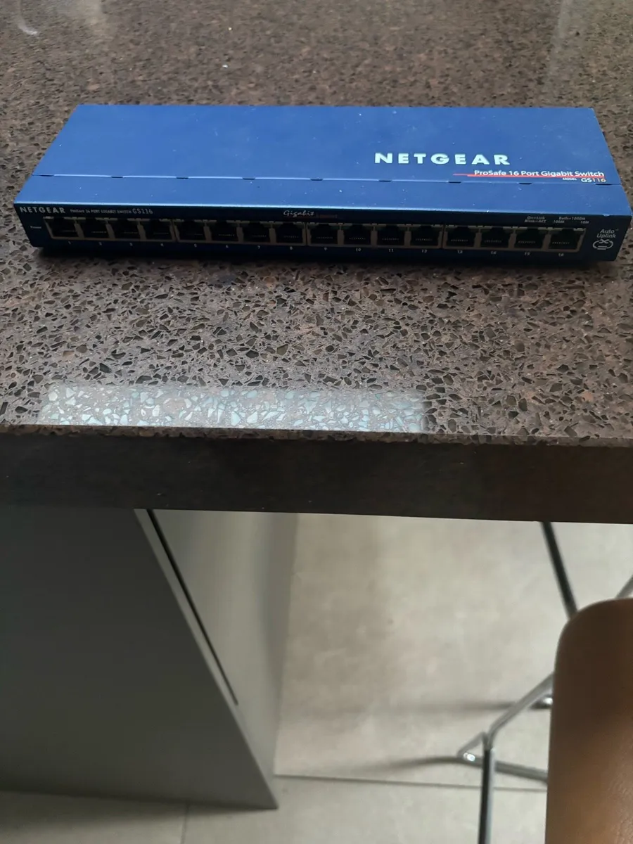 NETGEAR ProSafe GS116 v2 16-Port Gigabit Switch - Image 3