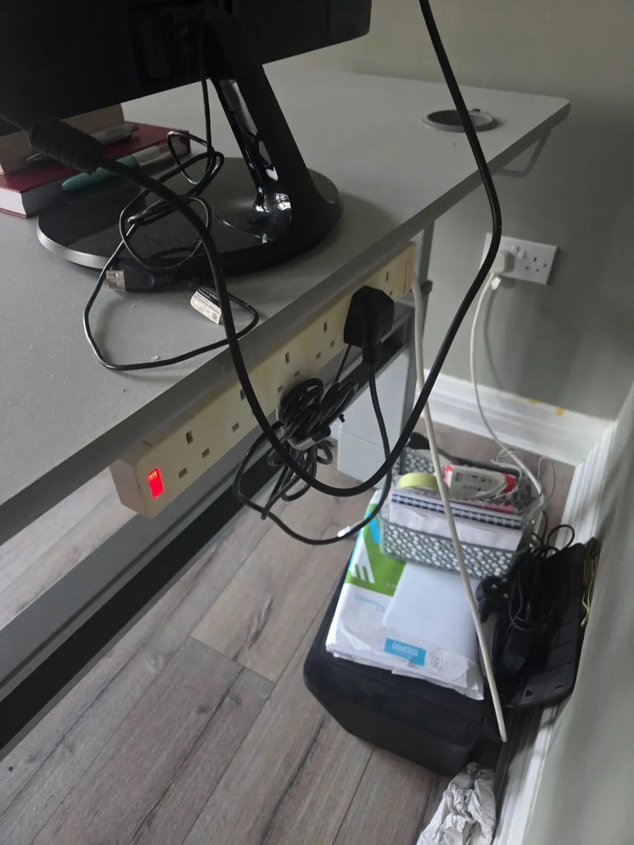 Desk - Image 2