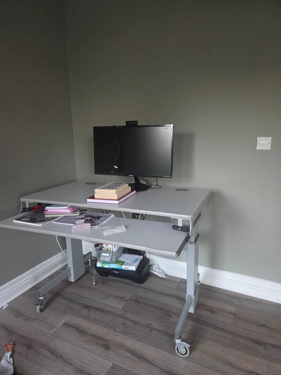 Desk - Image 1