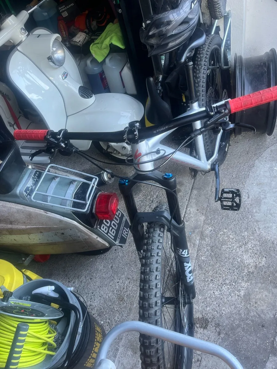 Downhill bike - Image 1