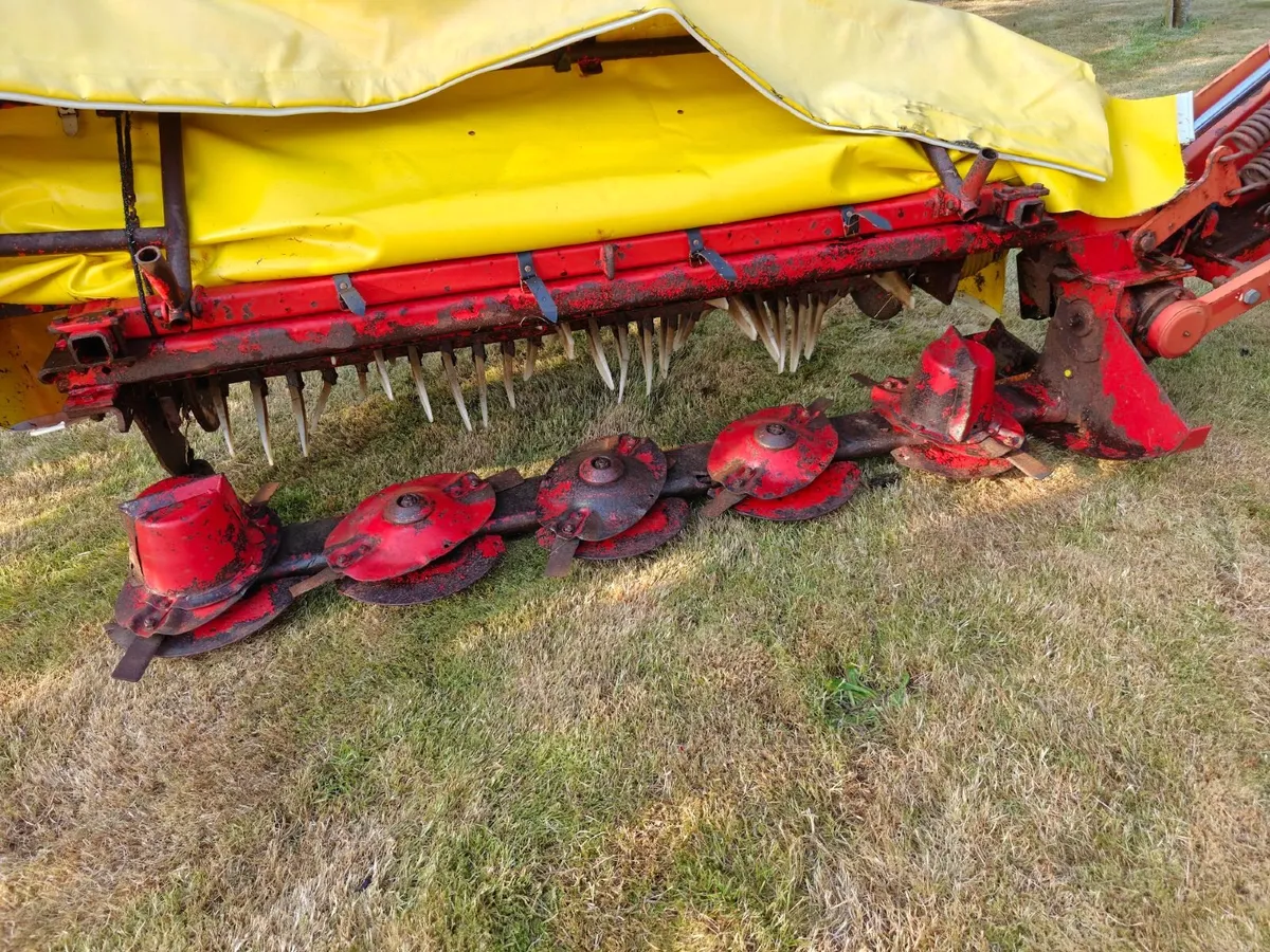 Lely 205C Mower Conditioner needing a few repairs - Image 4