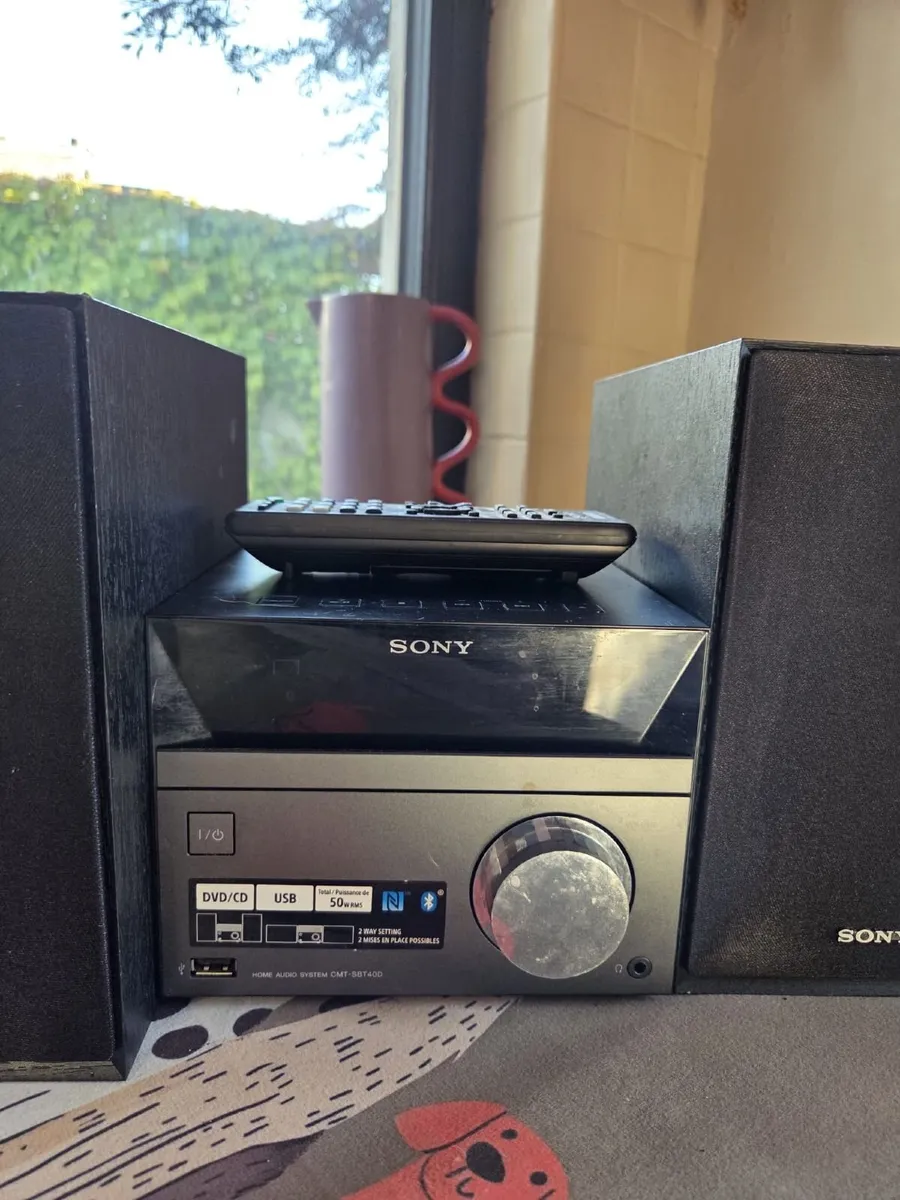 Sony CMT-SBT40D Micro Hi-Fi System with Remote - Image 1