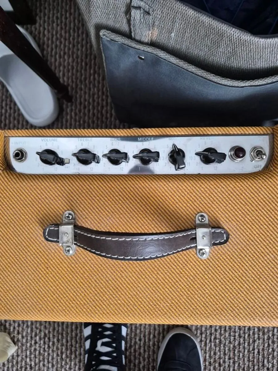 Fender Blues Junior  bought new 6 months ago in mint condition Dont want to swap and no time wasters Cash only - Image 3