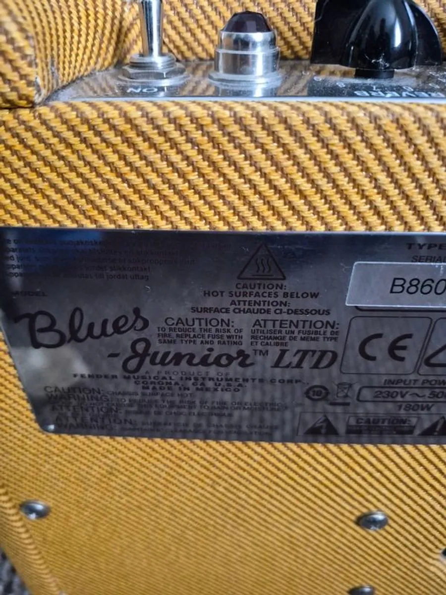 Fender Blues Junior  bought new 6 months ago in mint condition Dont want to swap and no time wasters Cash only - Image 4