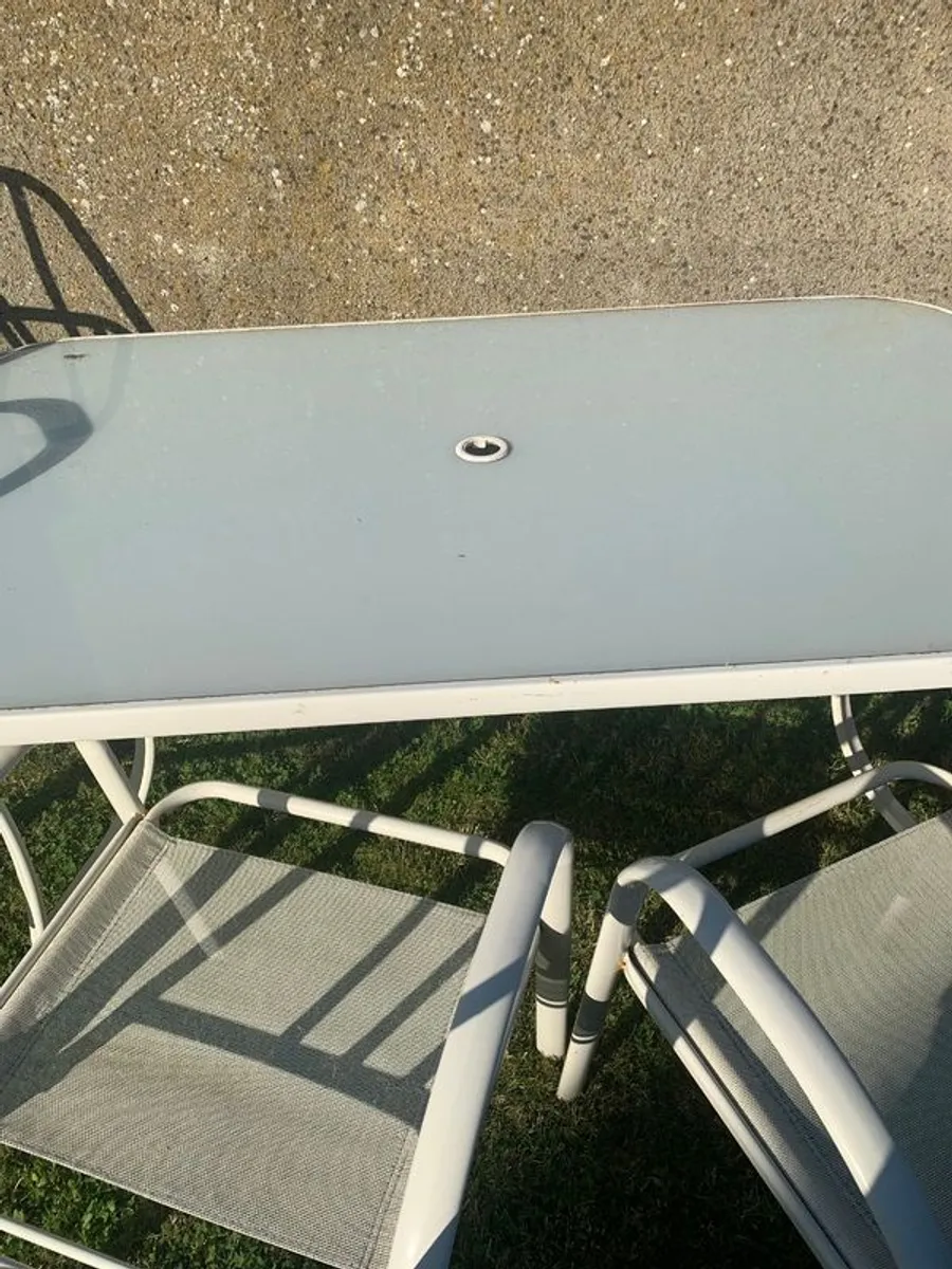 Garden table, 6 chairs and cushions - Image 2