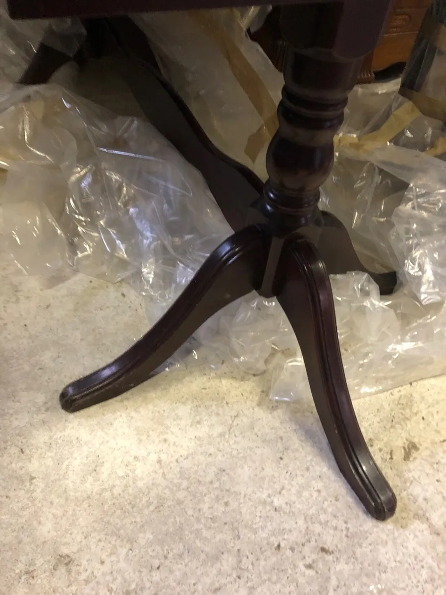 Dining room table and chairs - Image 2