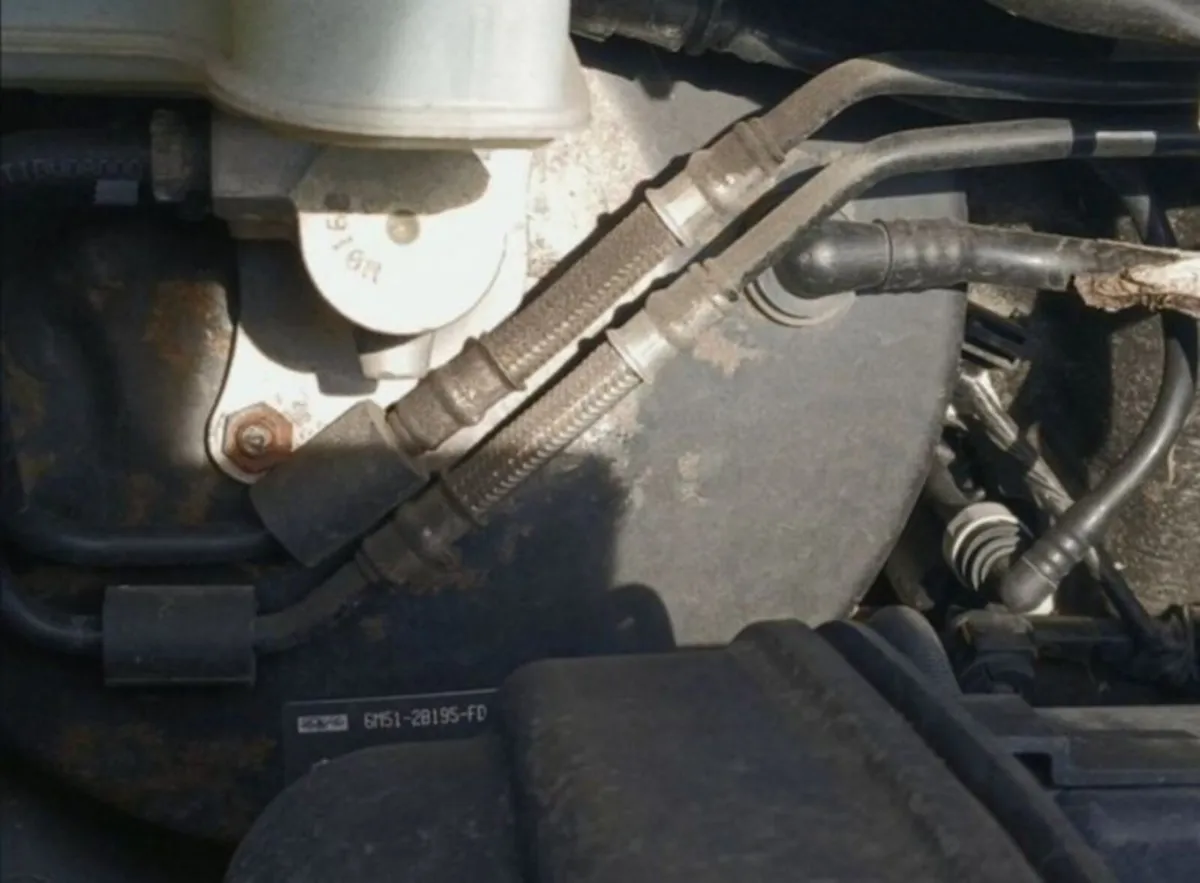 Ford Focus 2009 - For Sale for parts or total serv - Image 3
