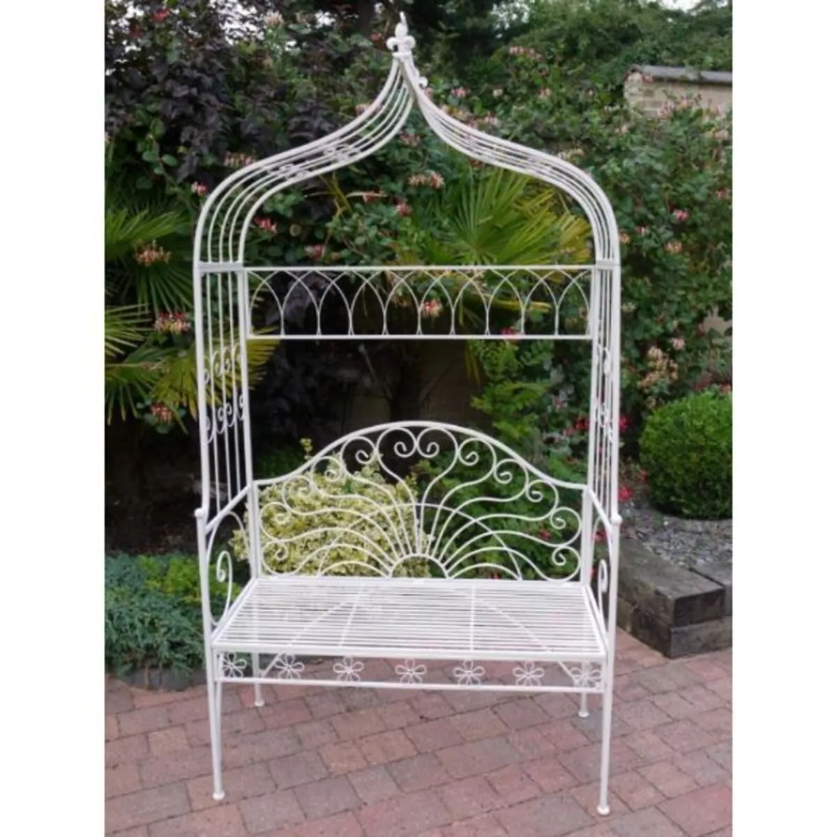 Arch and Seat Chris- White – D1657