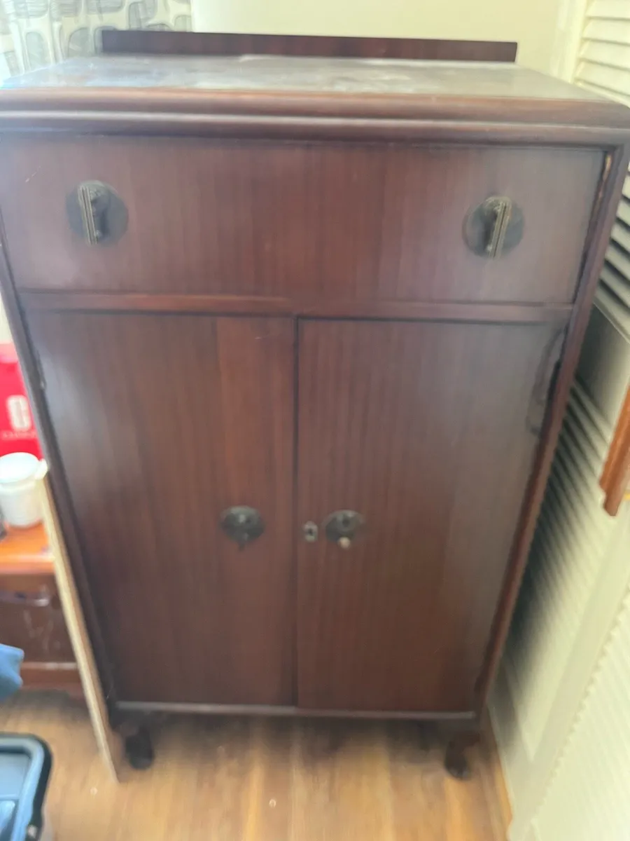 Old Style Chest of Drawers - Image 1