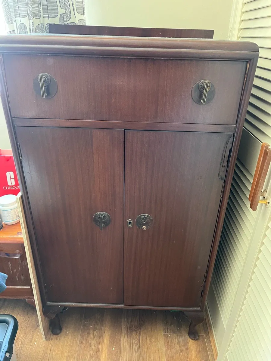Old Style Chest of Drawers - Image 2