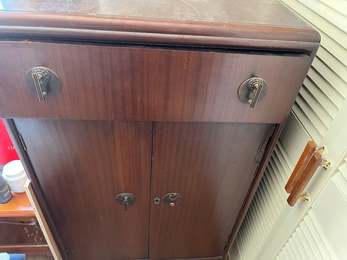 Old Style Chest of Drawers - Image 3