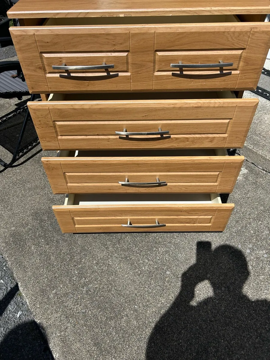 Chest of drawers - Image 1
