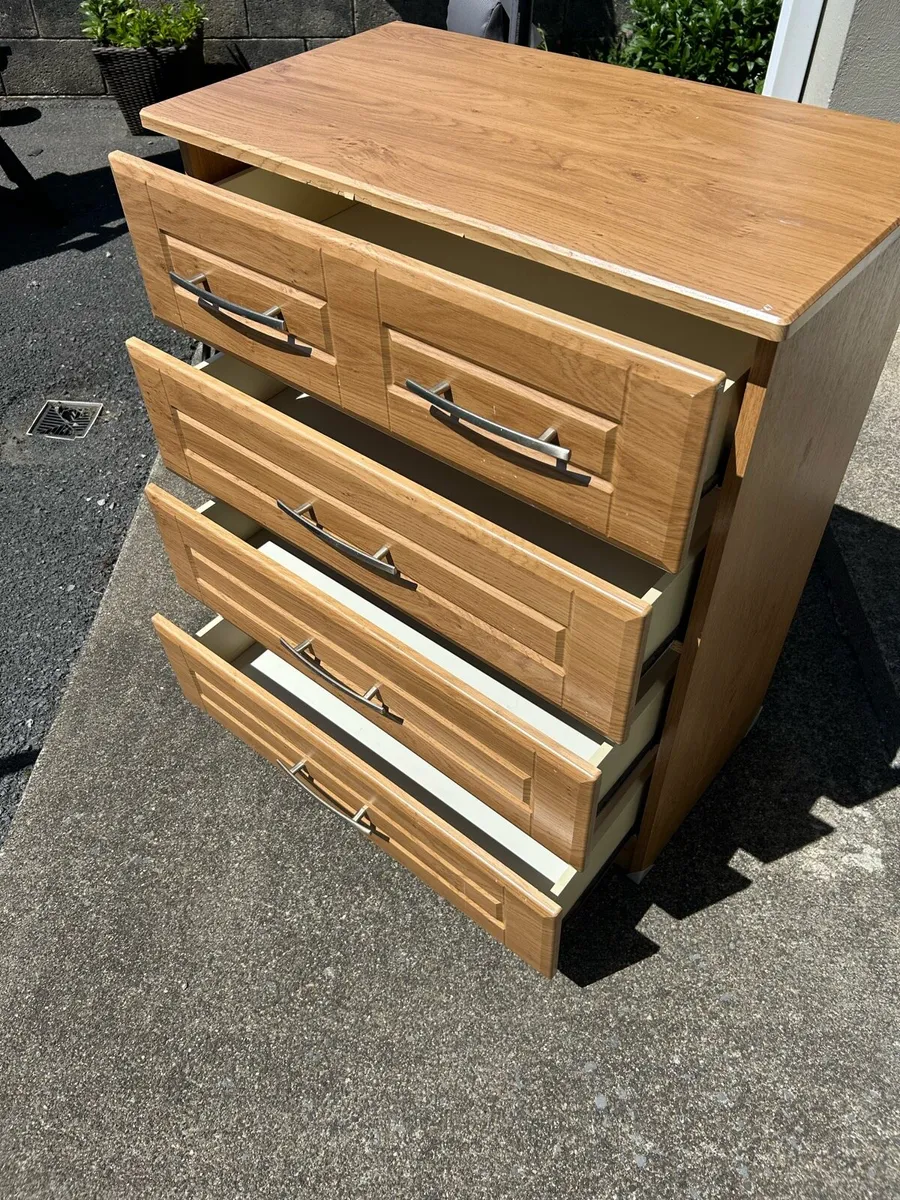 Chest of drawers - Image 2
