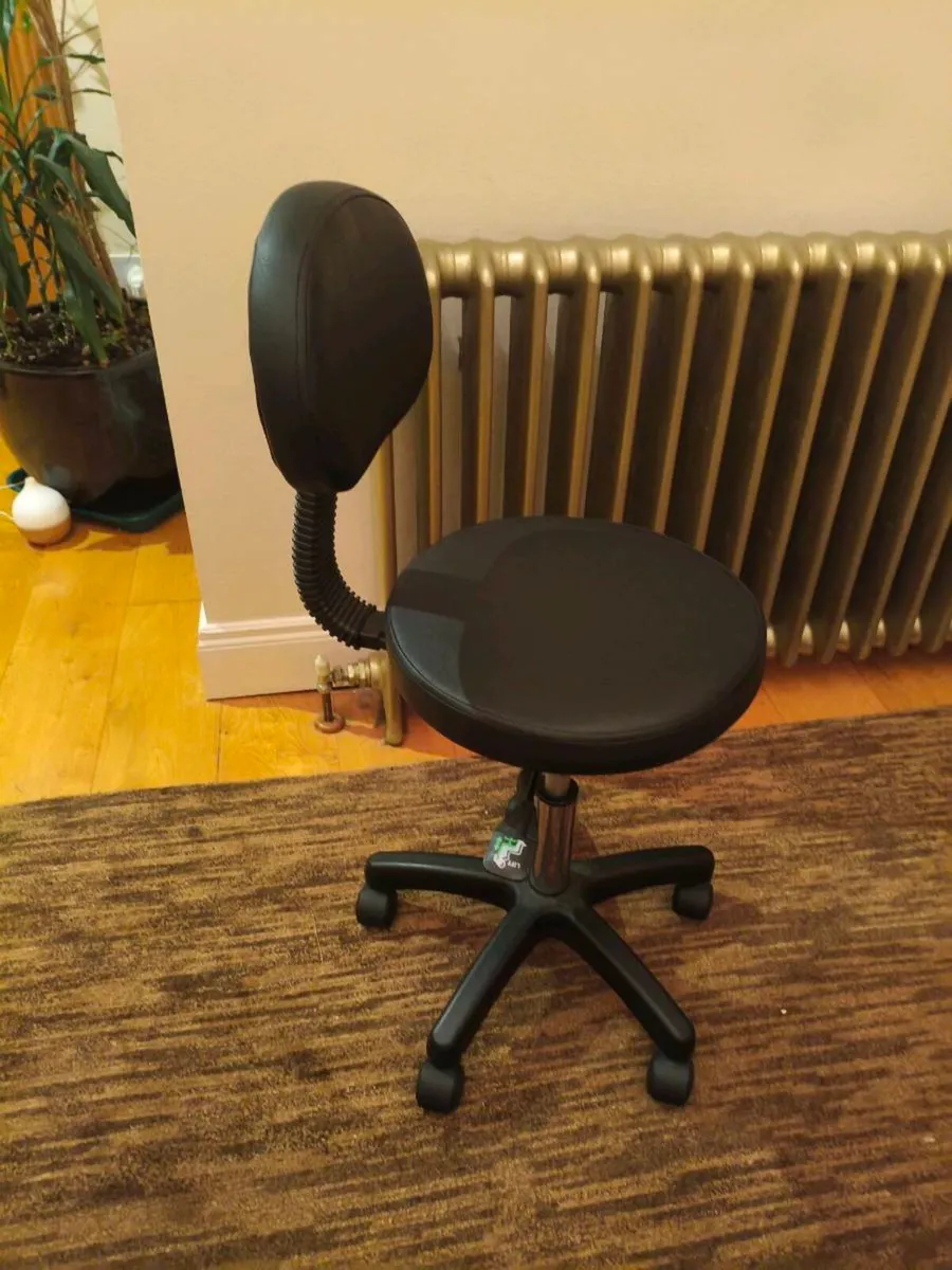 New chair,25 Euro - Image 3