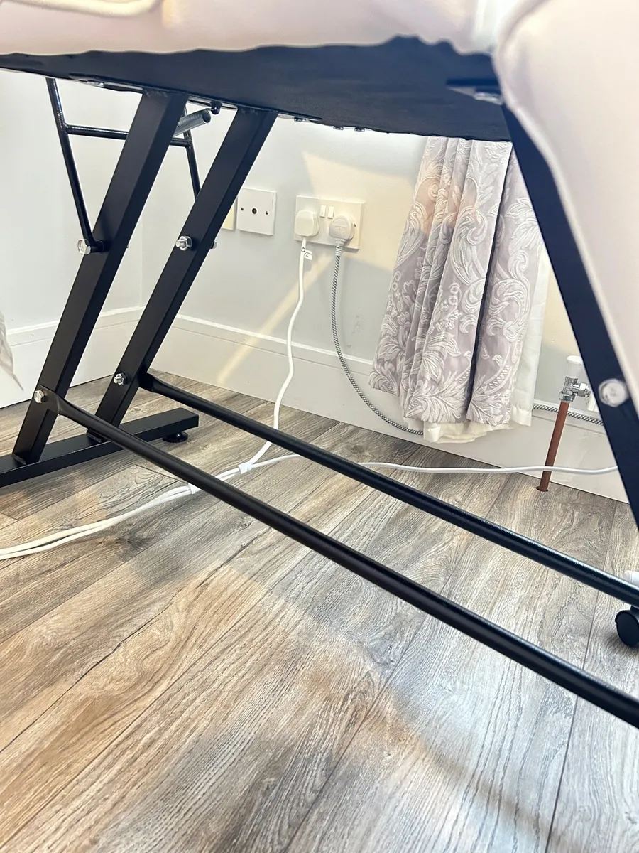 Beauty chair - Image 3