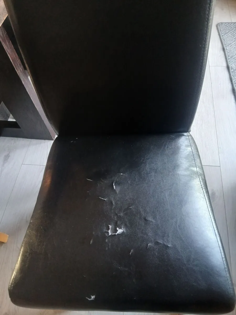 Dining table & chairs - Image 3