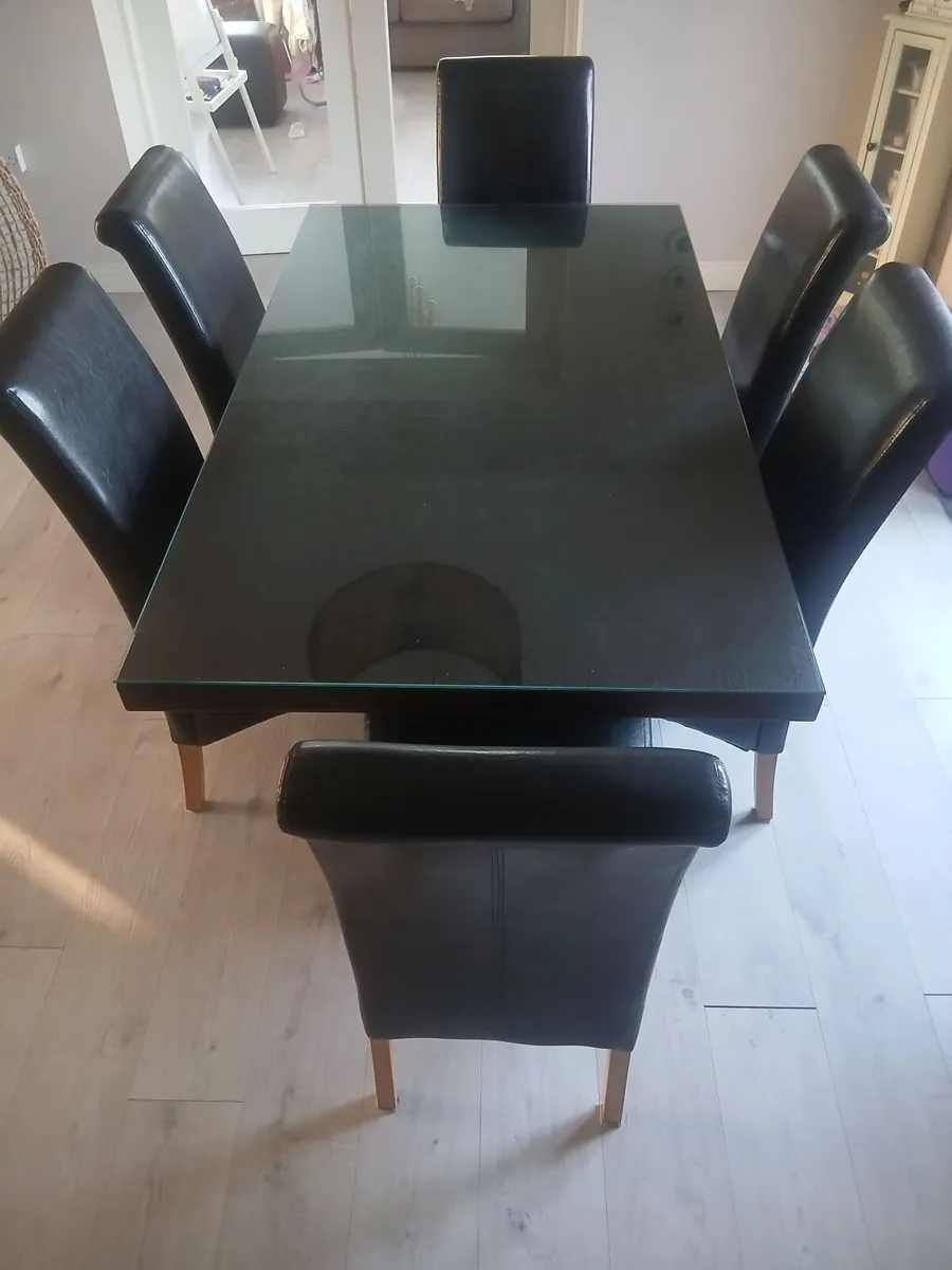 Dining table & chairs - Image 4