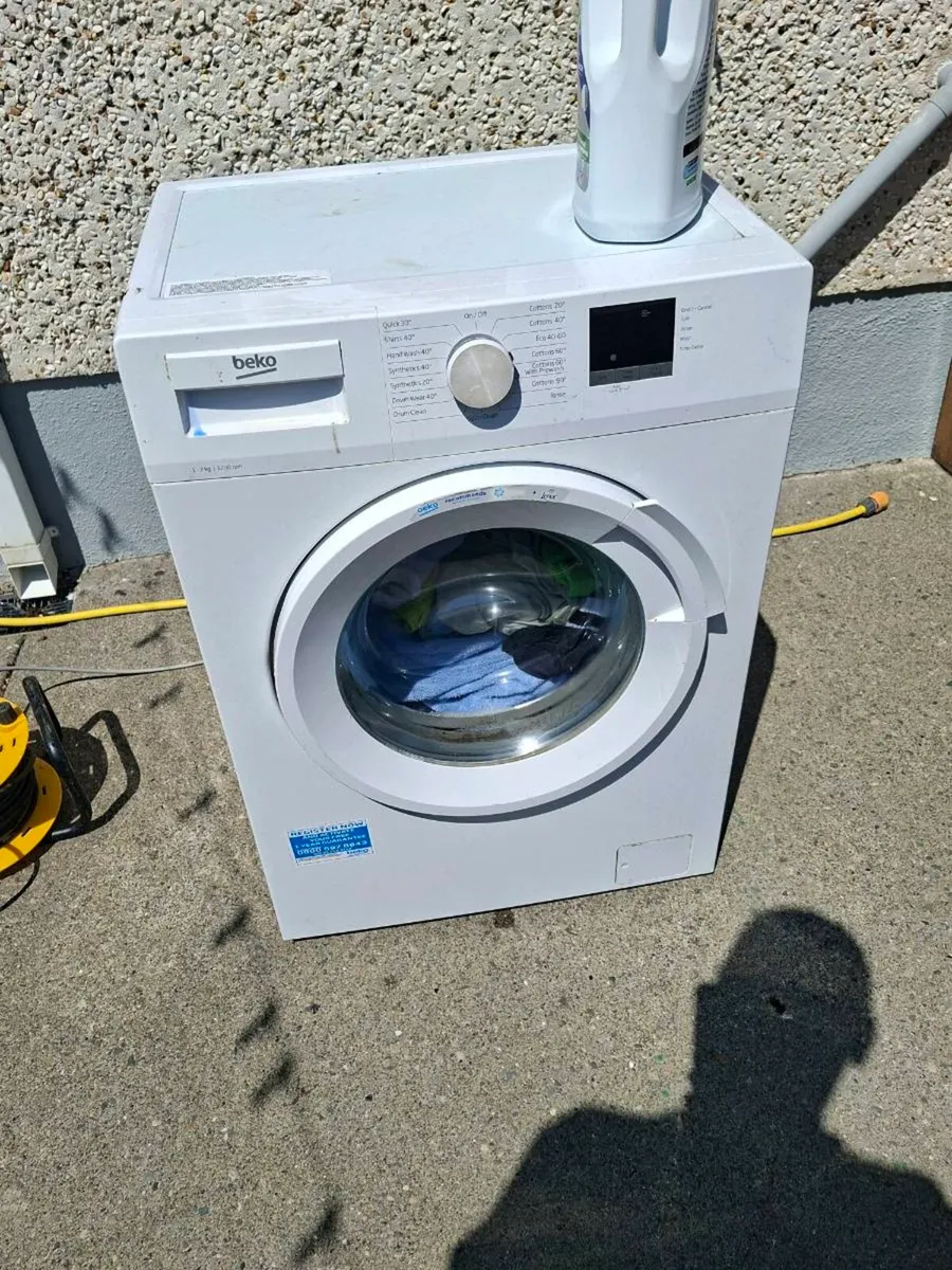 Washing machine - Image 1