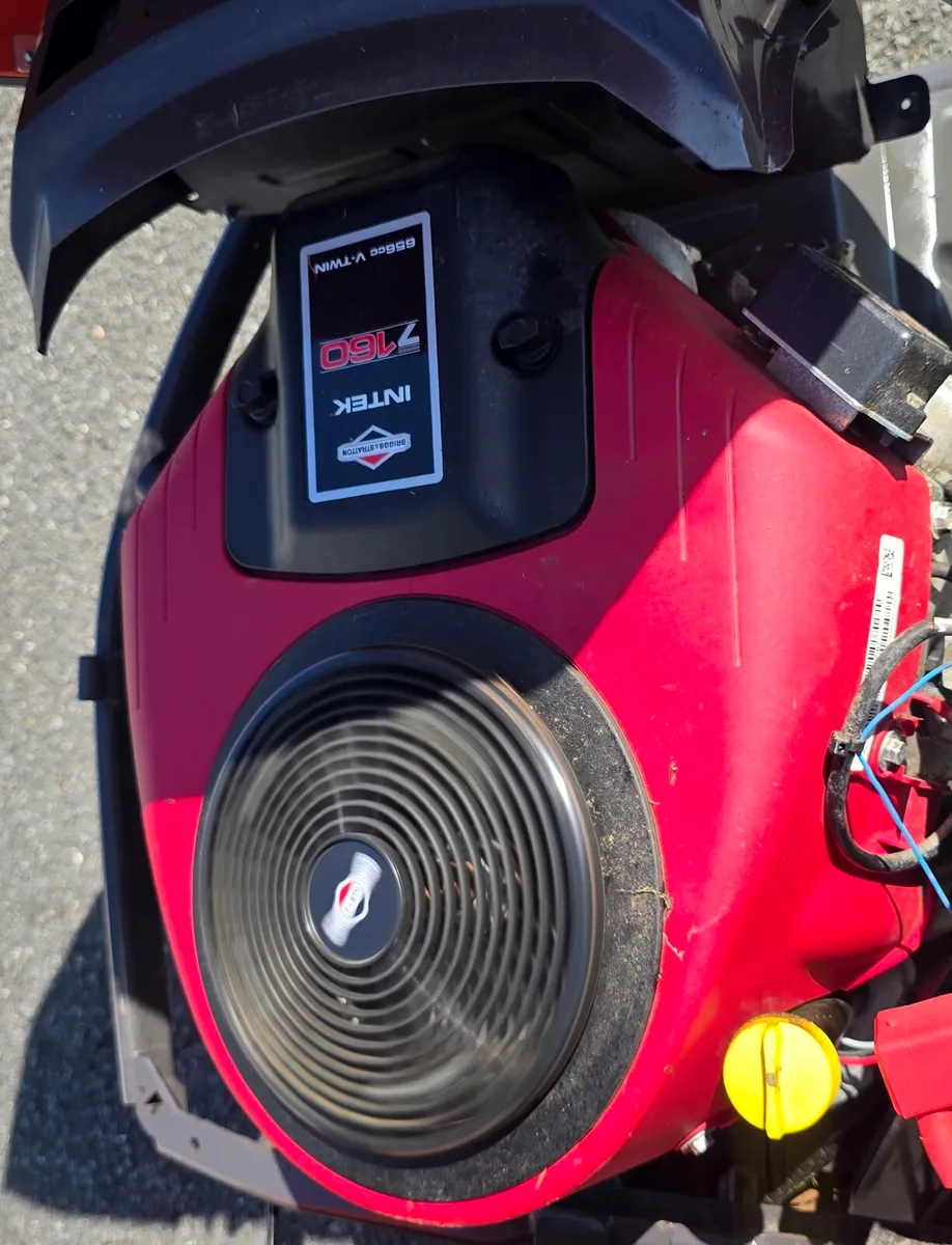 Husqvarna R214TC - Image 3