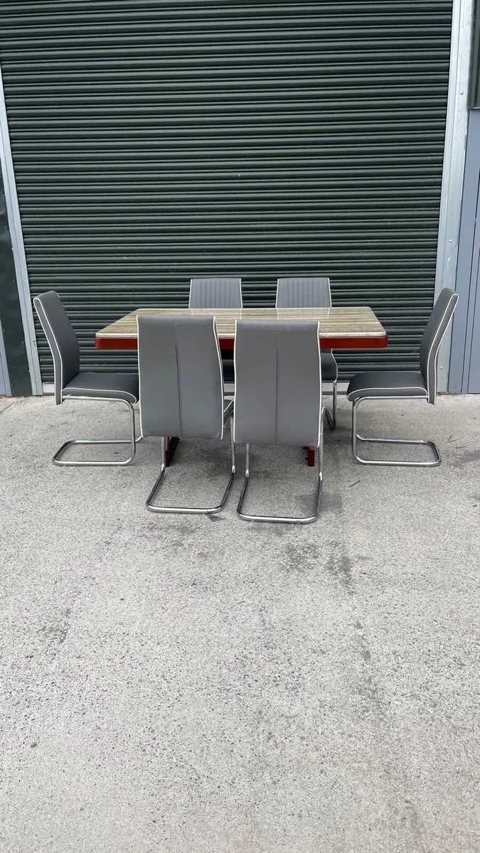 Luxury dinning table with 6 chairs - Image 1