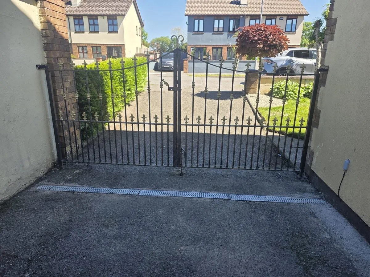 Gate - Image 2