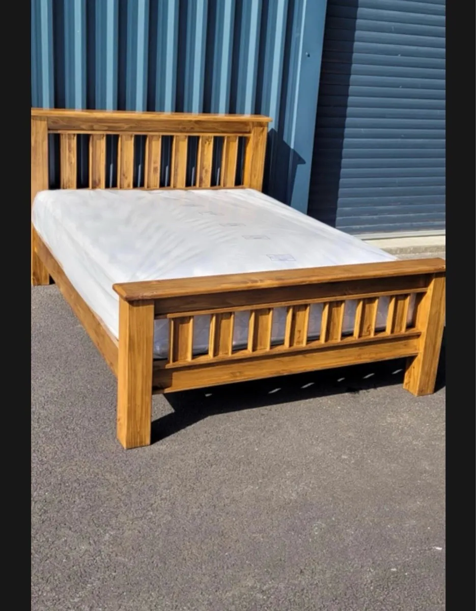 Harvey norman king size bed - Image 1