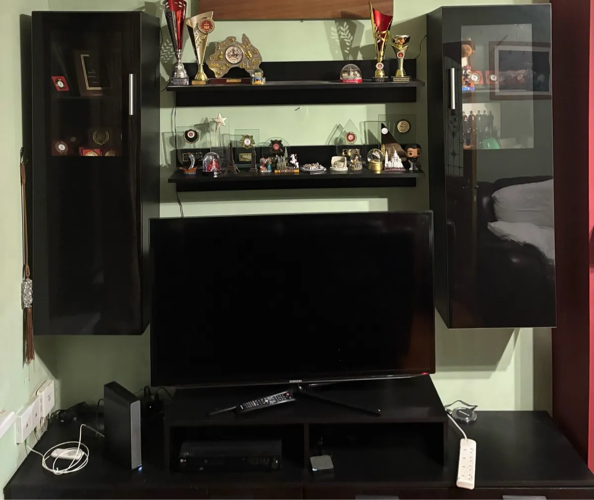 TV Stand with side shelves - Image 1
