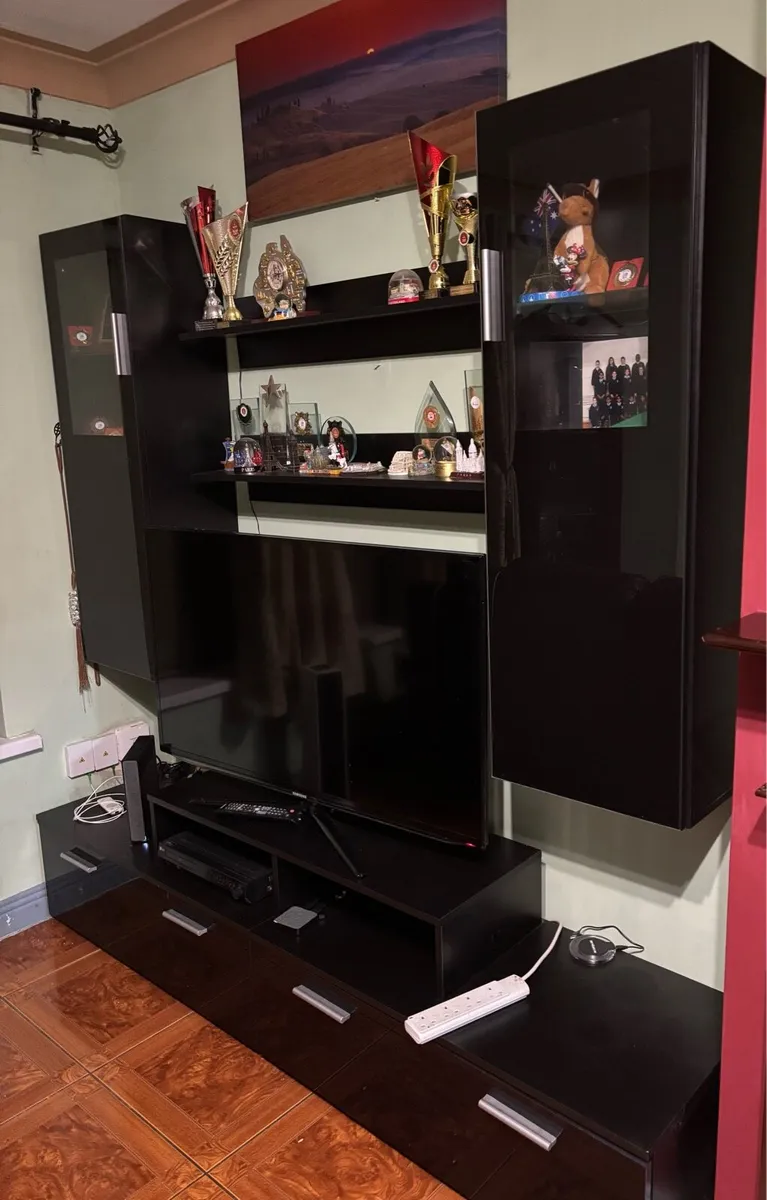 TV Stand with side shelves - Image 2