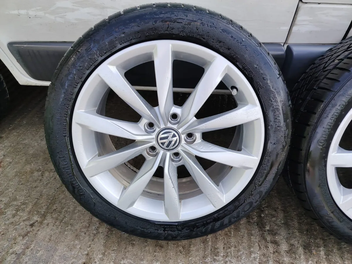 VW Golf 17" alloys on high performance tyres - Image 2
