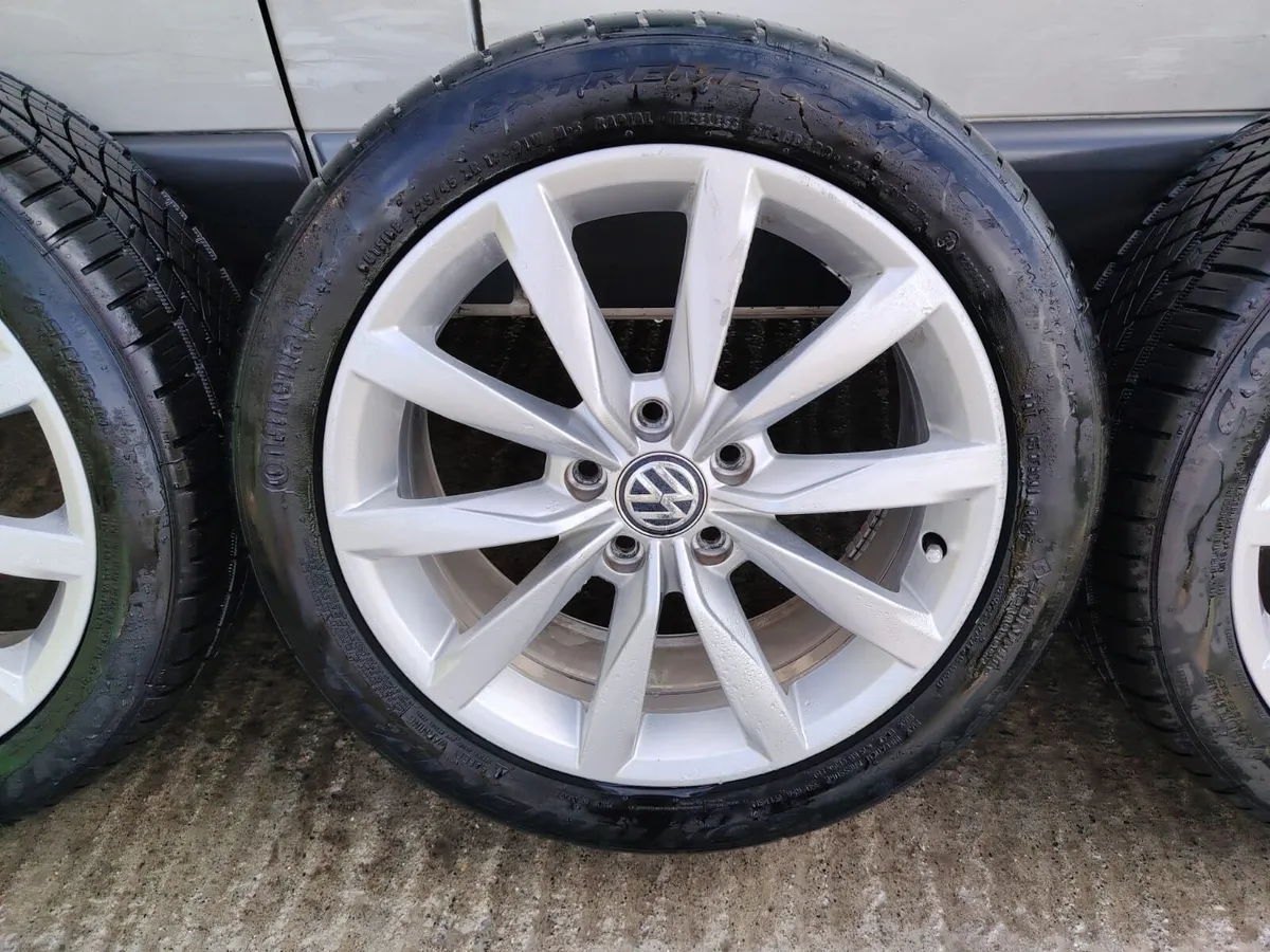 VW Golf 17" alloys on high performance tyres - Image 3
