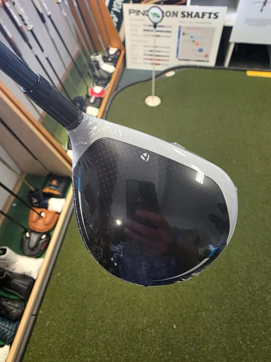Brand New Taylormade Sim2 Max 7 Wood - Image 3