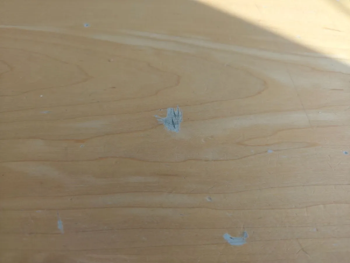 Solid wood table and 8 chairs - Image 3